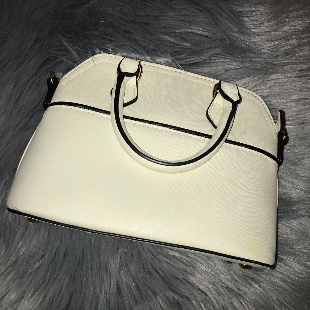 Classic clueless white purse
